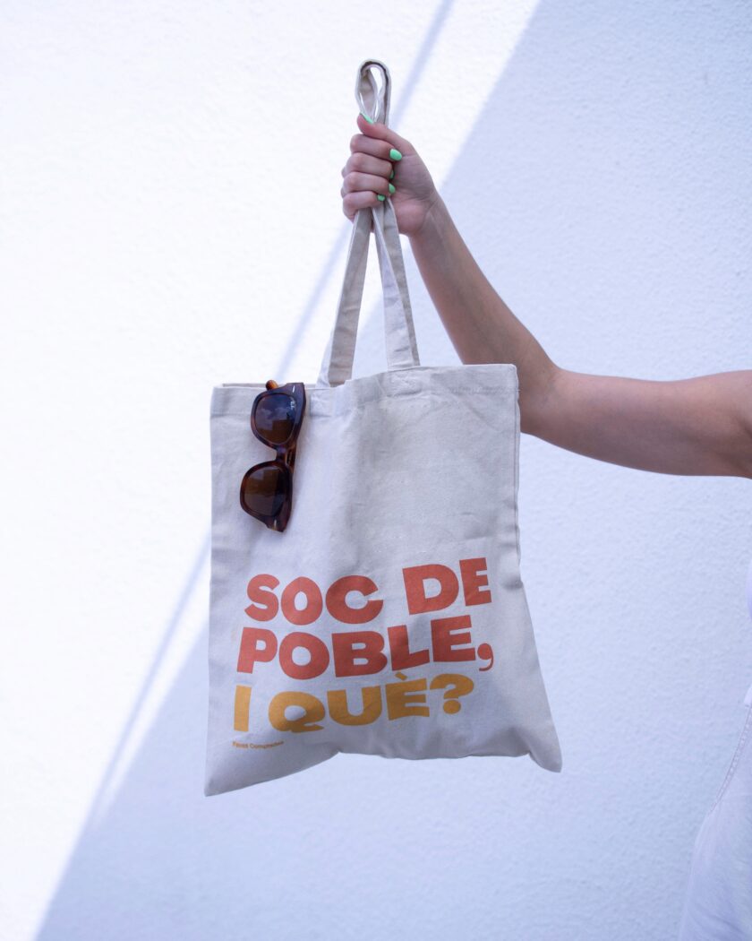Bossa “Soc de poble, i què?” - Imatge 2